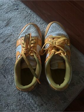 Nike Men's Low-Top Sneakers in Yellow and White